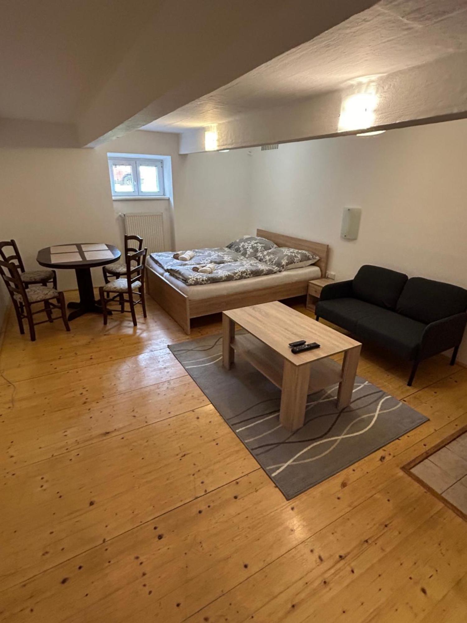 Apartmany U Kubiku Χράντεκ Κράλοβε Δωμάτιο φωτογραφία